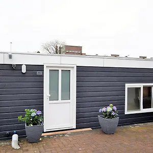 Botel Beautiful Houseboat With Terrace Jacuzzi Den Haag